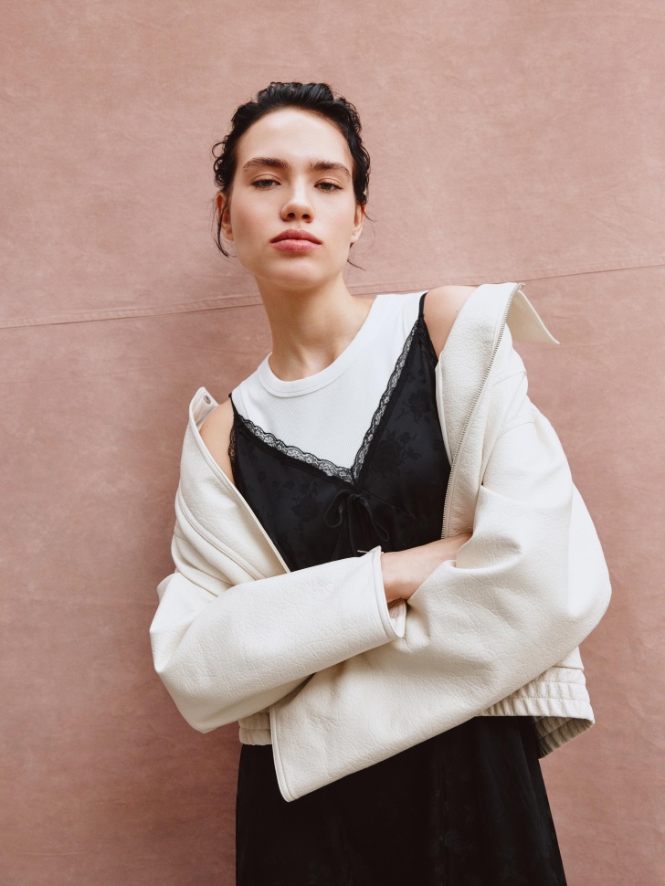 куртка оверсайз из экокожи из кожи спереди