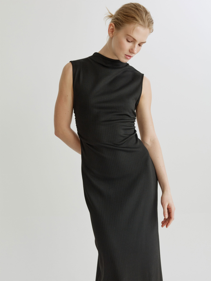 платье миди со сборкой по цене 1999 руб вид справа