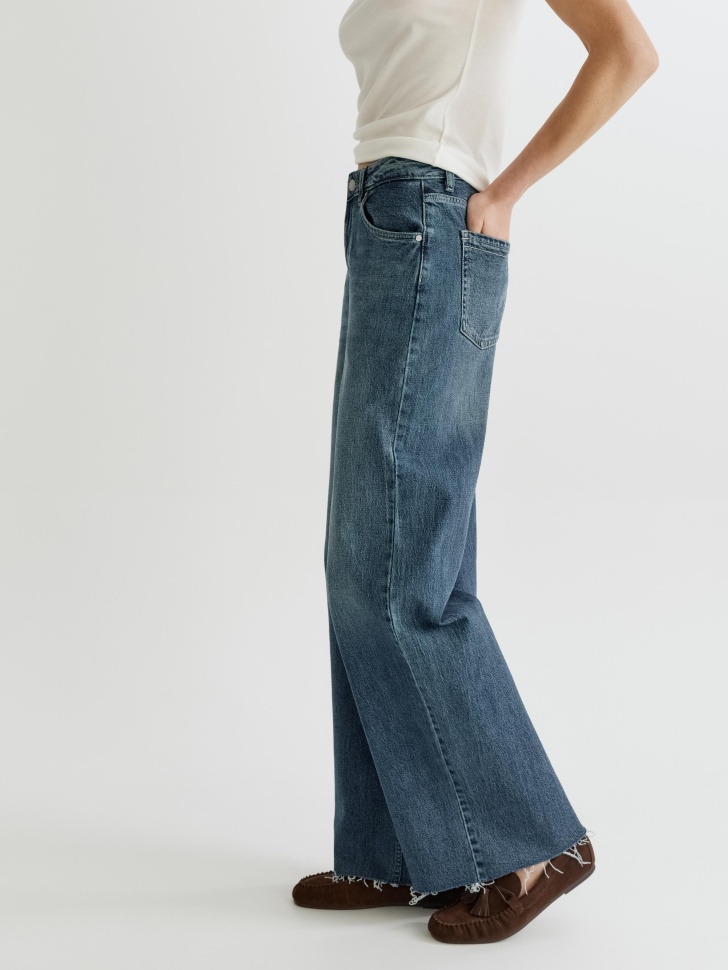 джинсы loose straight по цене 3999 руб вид справа