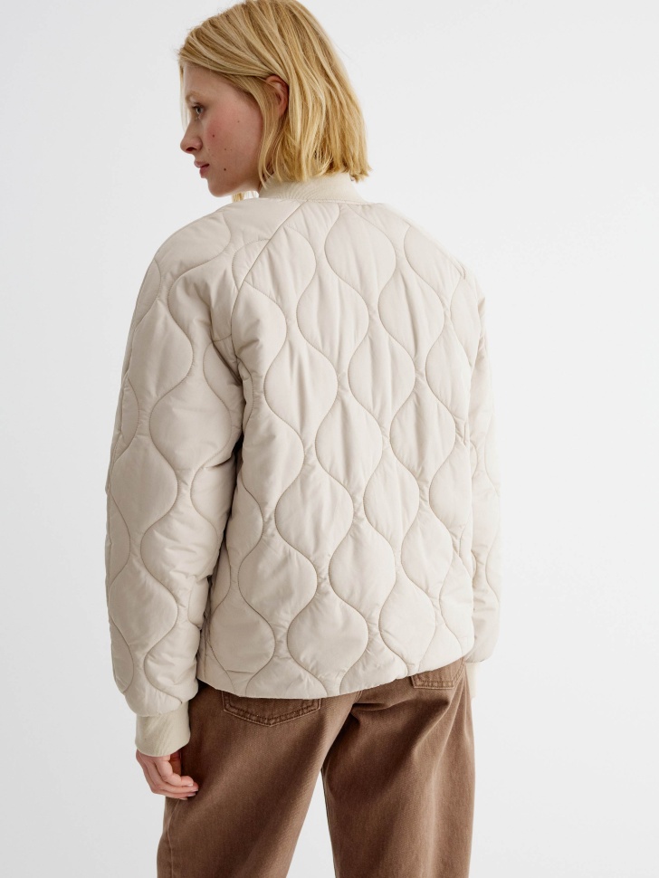 стеганая куртка с водоотталкивающей пропиткой по цене 5999 руб вид справа