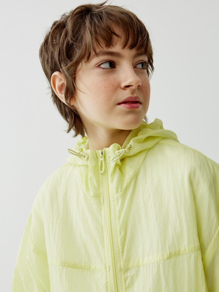 ветровка из нейлона с сумкой-мешком для мальчиков по цене 2799 руб вид справа