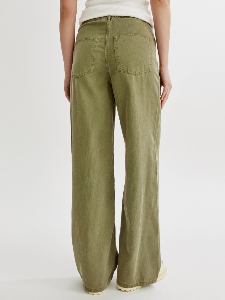 прямые брюки со стиркой из мягкого тенселя и хлопка из россии вид сбоку