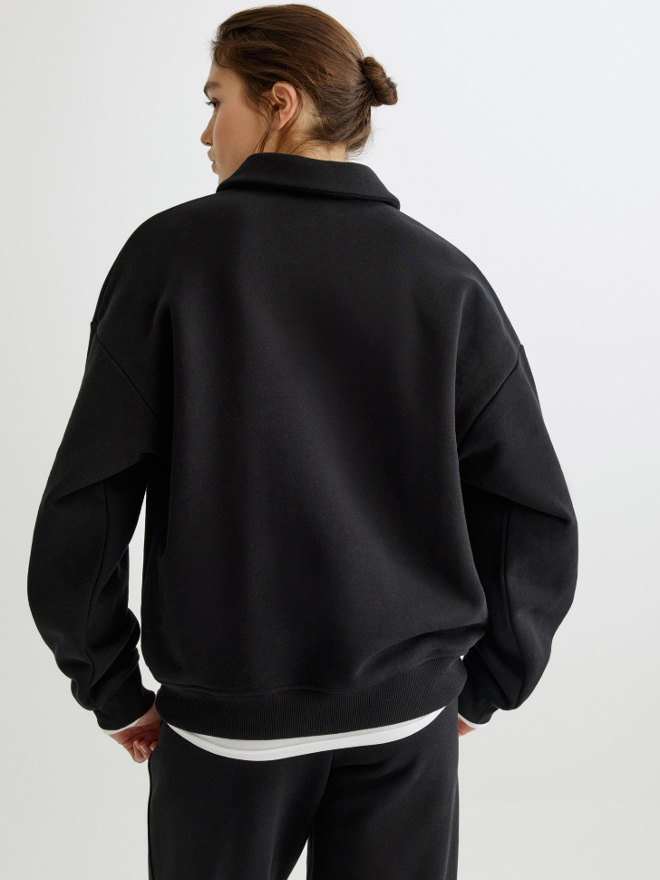 свитшот-поло оверсайз с принтом по цене 3799 руб вид справа