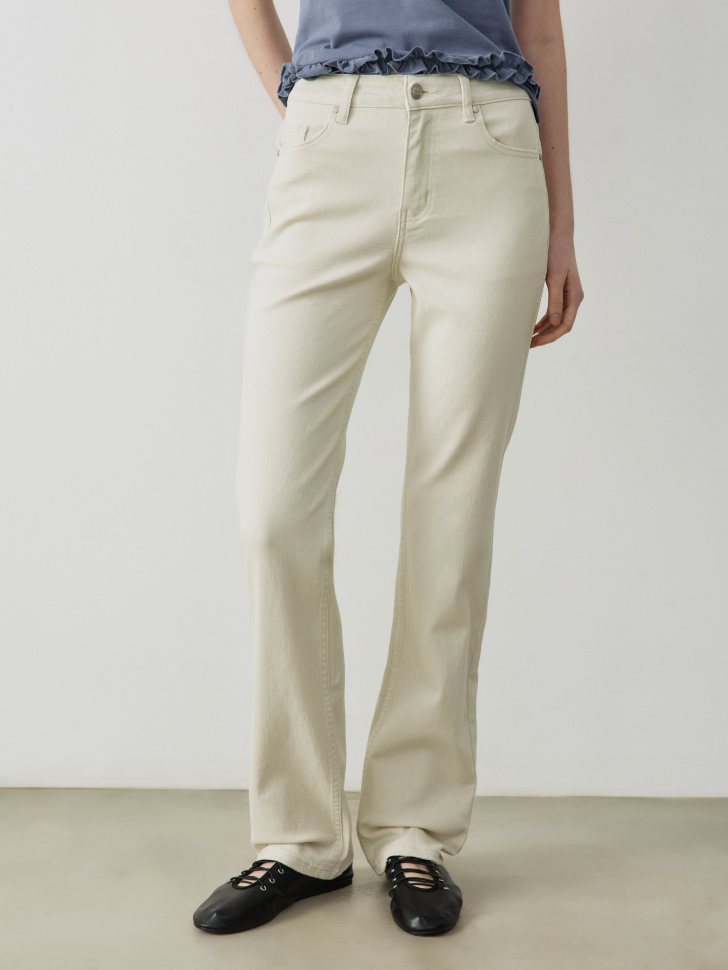 джинсы прямые с низкой посадкой из линейки  young от бренда sela вид слева