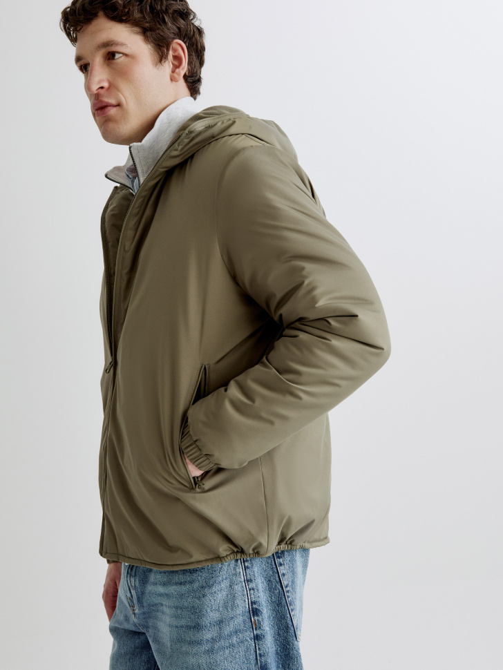 утепленная куртка с капюшоном из россии вид сбоку