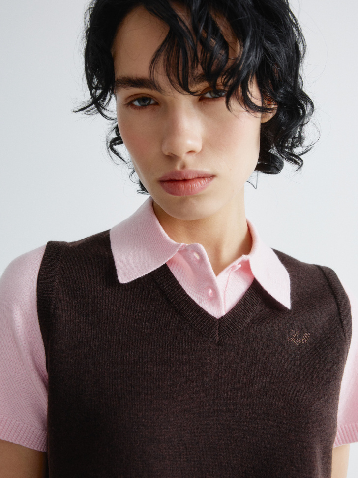 джемпер-поло с имитацией второго слоя в виде жилетки 4610517365286 с промокодом