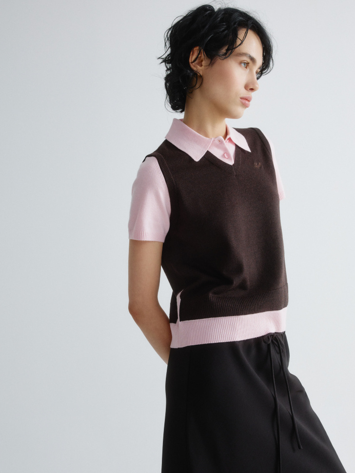 джемпер-поло с имитацией второго слоя в виде жилетки 4610517365286 по низкой цене