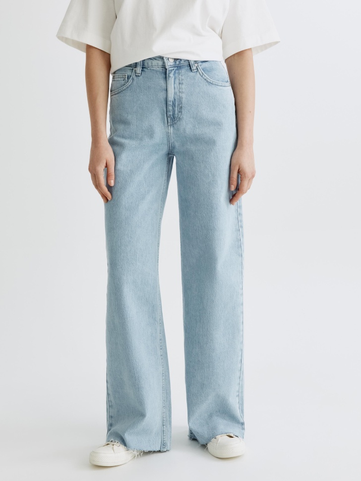 джинсы loose straight от бренда sela вид слева