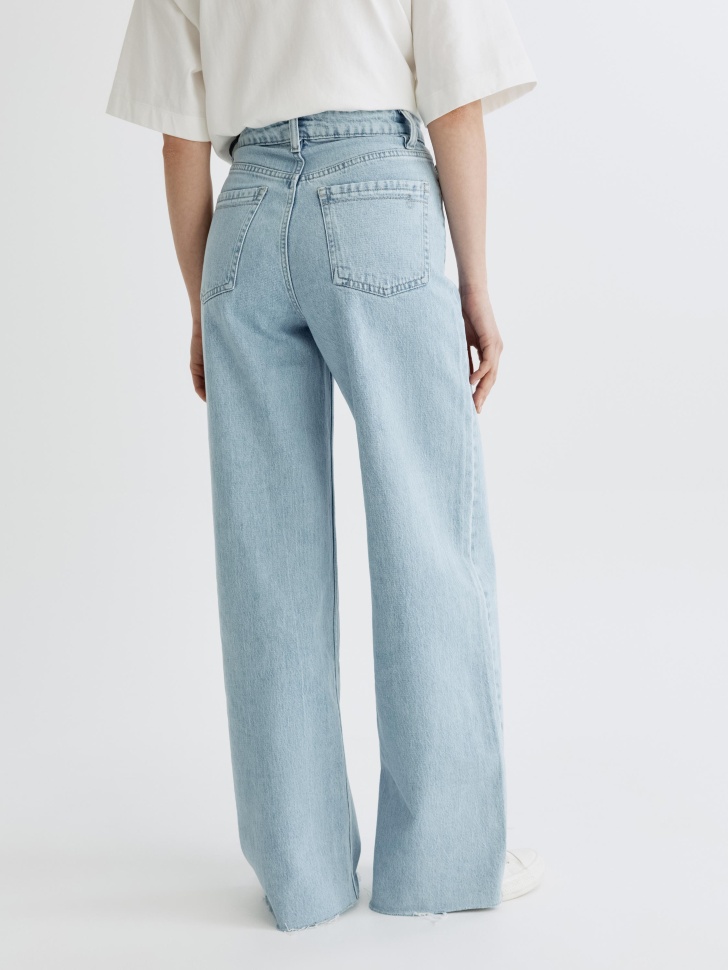 джинсы loose straight по цене 3999 руб вид справа