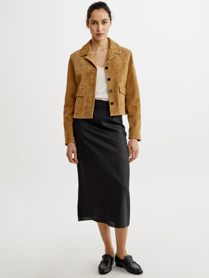 короткая куртка из натуральной замши премиум качества от бренда sela вид слева