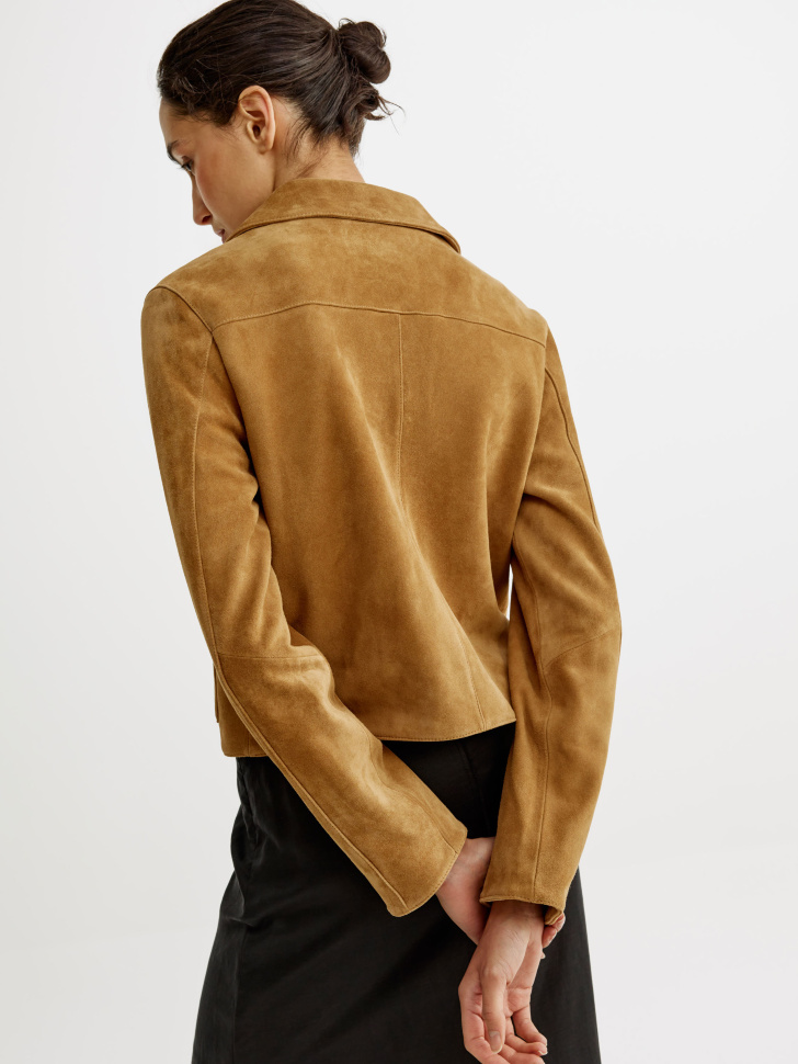 короткая куртка из натуральной замши премиум качества из россии вид сбоку