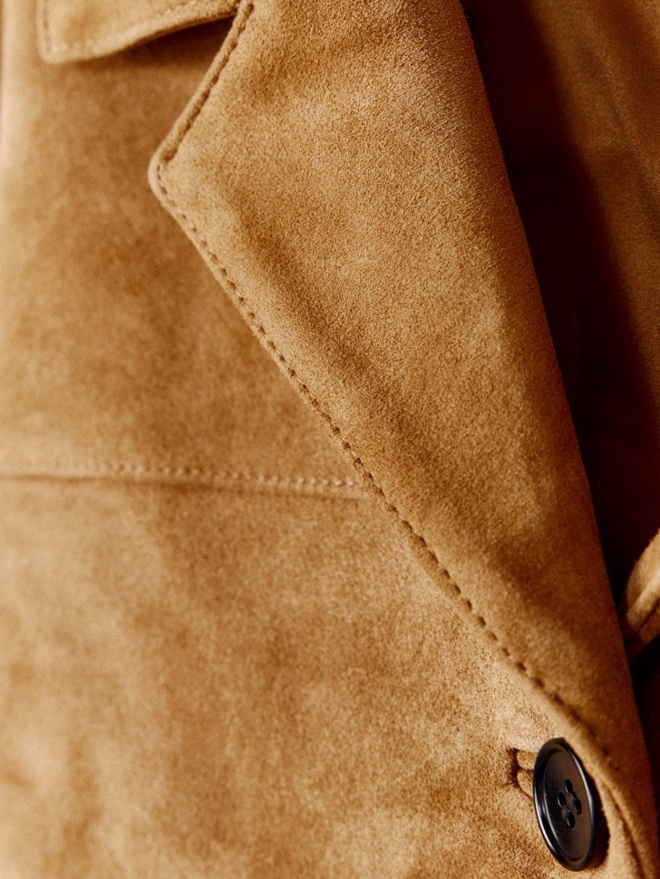 короткая куртка из натуральной замши премиум качества универсального стиля с лицевой стороны