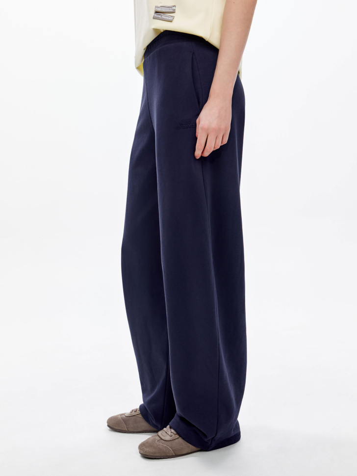 брюки из футера с регулируемыми затяжками по низу из россии вид сбоку