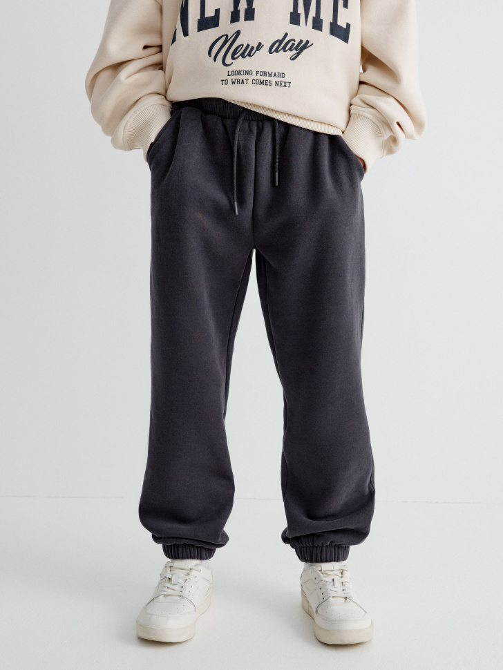 утепленные базовые джоггеры для мальчиков 4610517155993 по акции