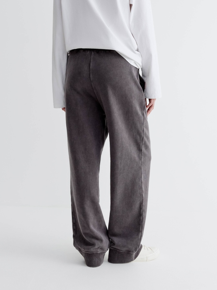 брюки с патчем  x союзмультфильм из футера спереди