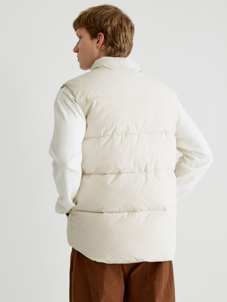 утепленный жилет с термостежкой по цене 4999 руб вид справа