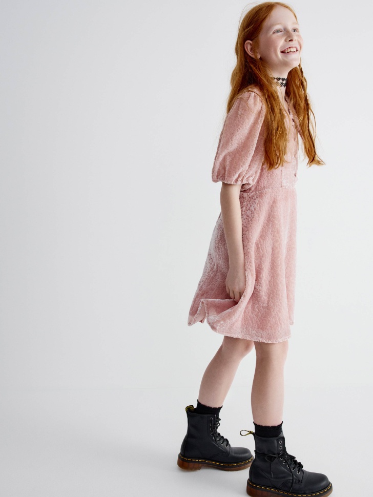 нарядное платье с бархатным эффектом для девочек по цене 2999 руб вид справа