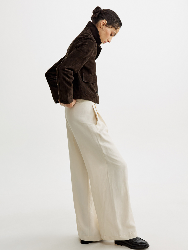 короткая куртка из натуральной замши премиум качества из замши спереди