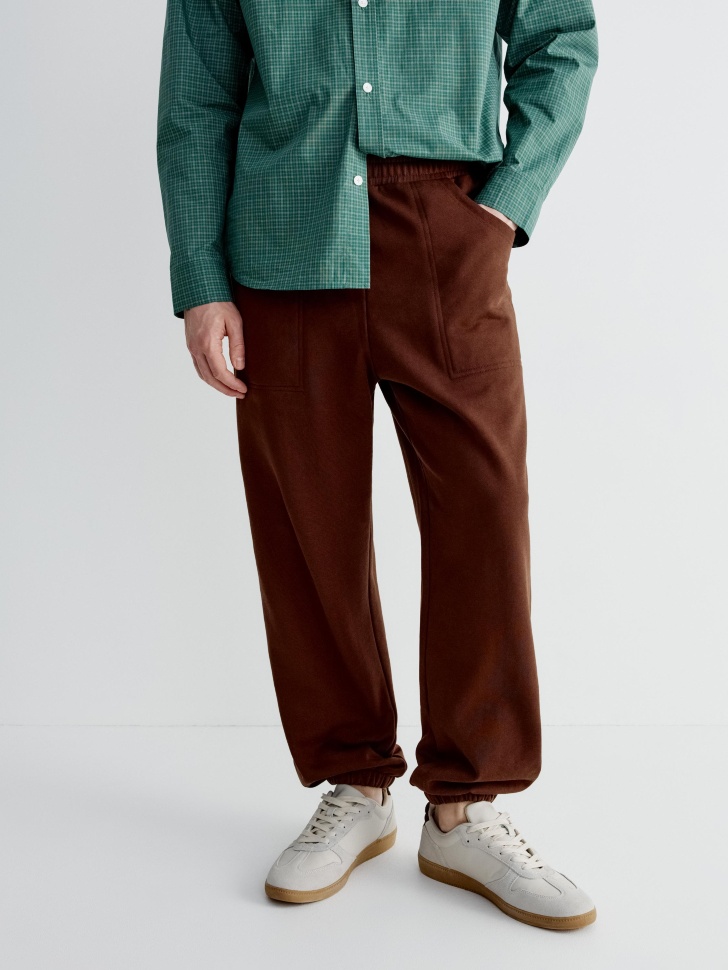 базовые джоггеры из футера от бренда sela вид слева