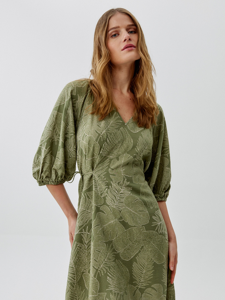 платье миди с объемными рукавами и поясом от бренда sela вид слева