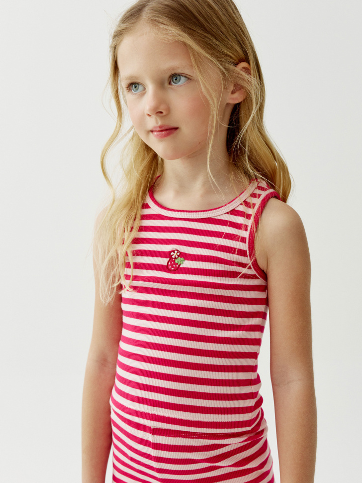 Топ с вышивкой для девочек 899₽