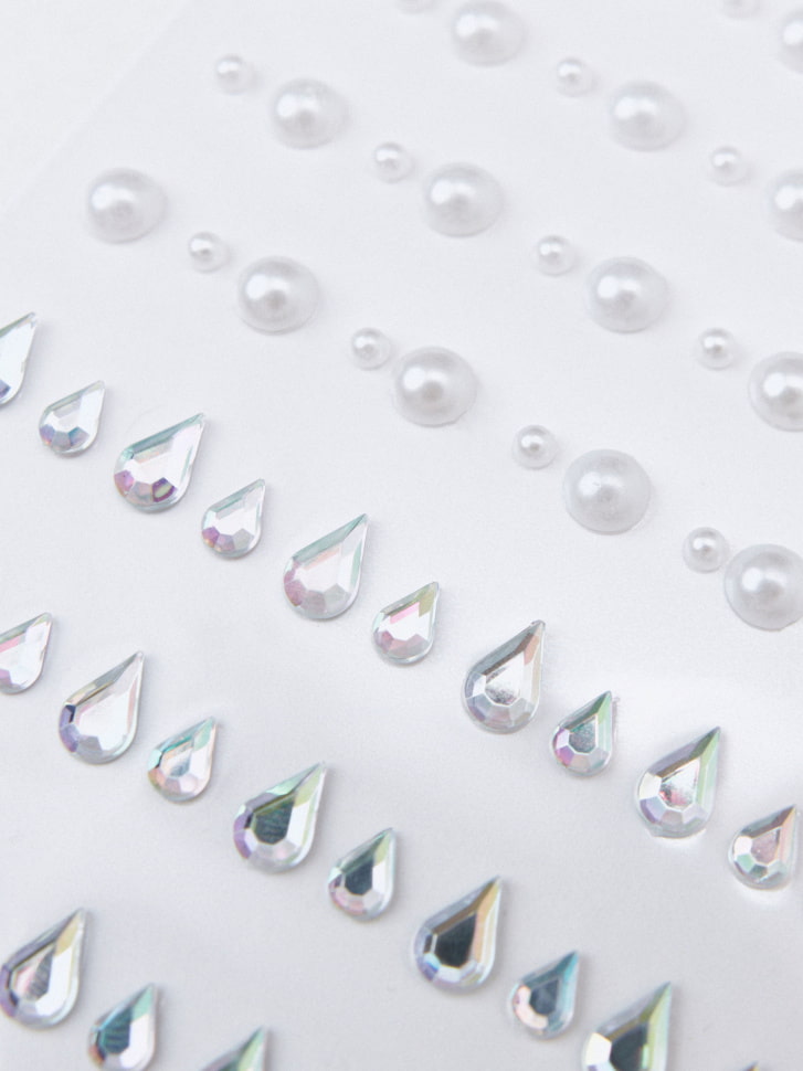 набор из самоклеящихся страз и бусин детский 4610517136961 по акции