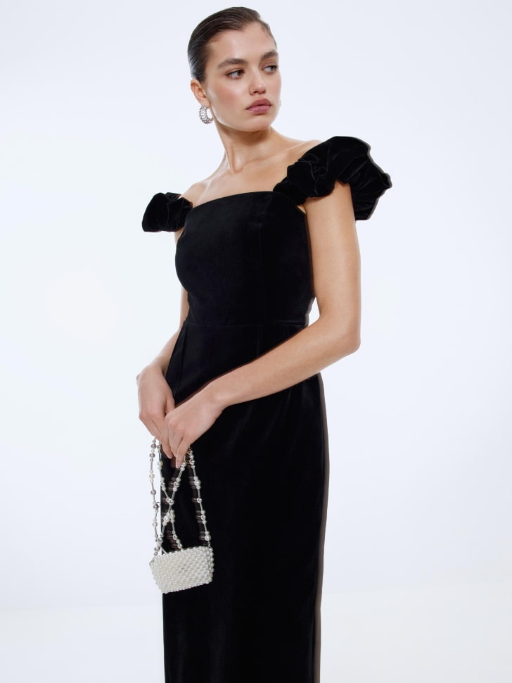 бархатное платье футляр 4610517055033 по акции