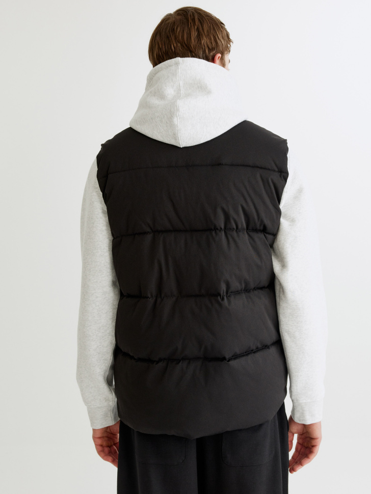 утепленный жилет с термостежкой из россии вид сбоку