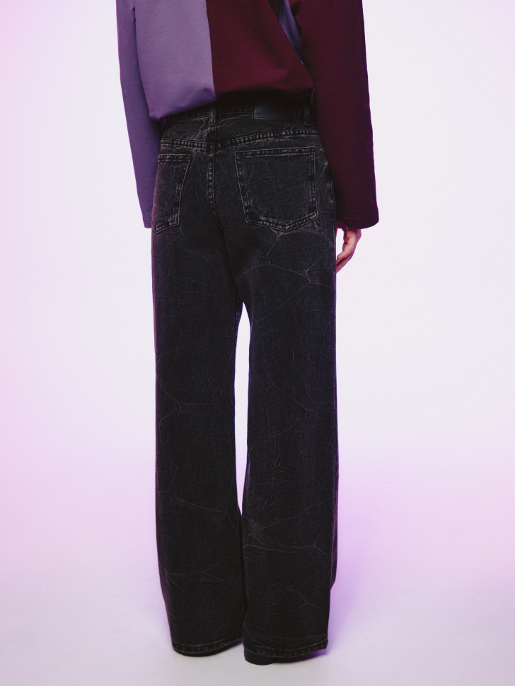 джинсы boyfriend fit из линейки  young по цене 3799 руб вид справа