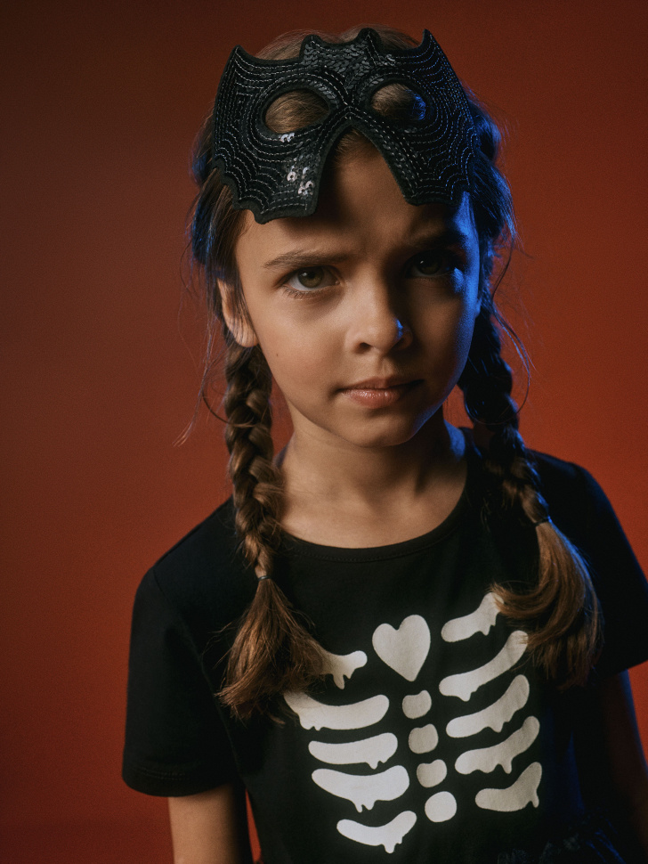 Платье со светящимся в темноте принтом Halloween для девочек. Фото №3