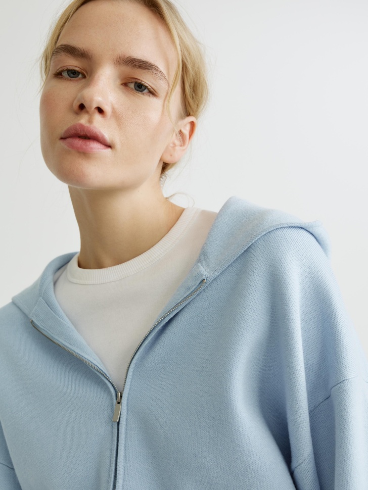 трикотажное зип-худи по цене 3999 руб вид справа