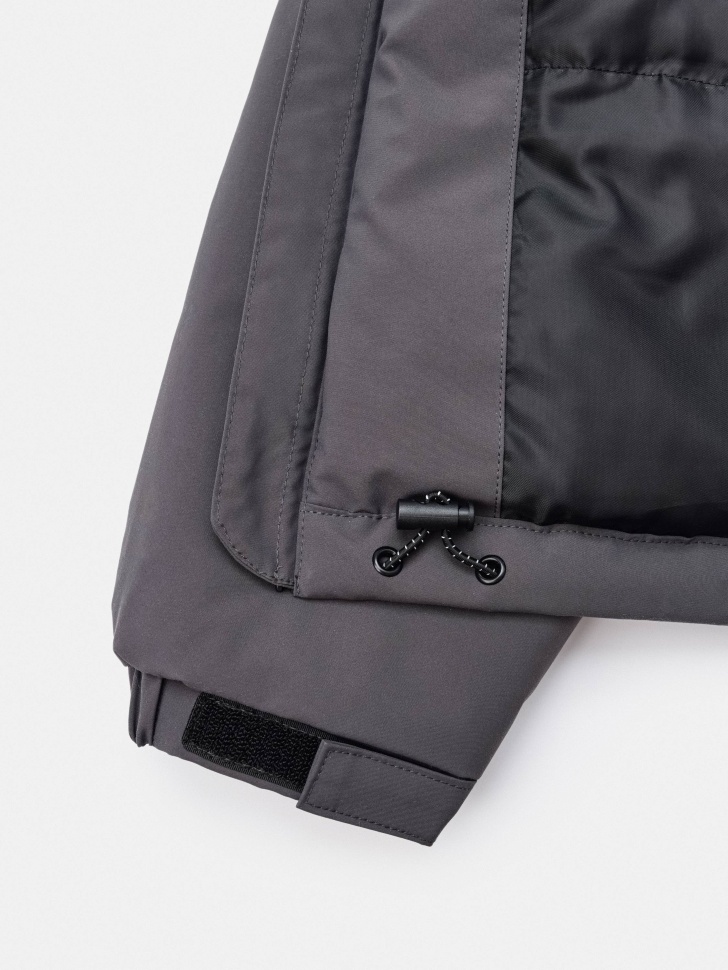 куртка с капюшоном для мальчиков из синтепона спереди