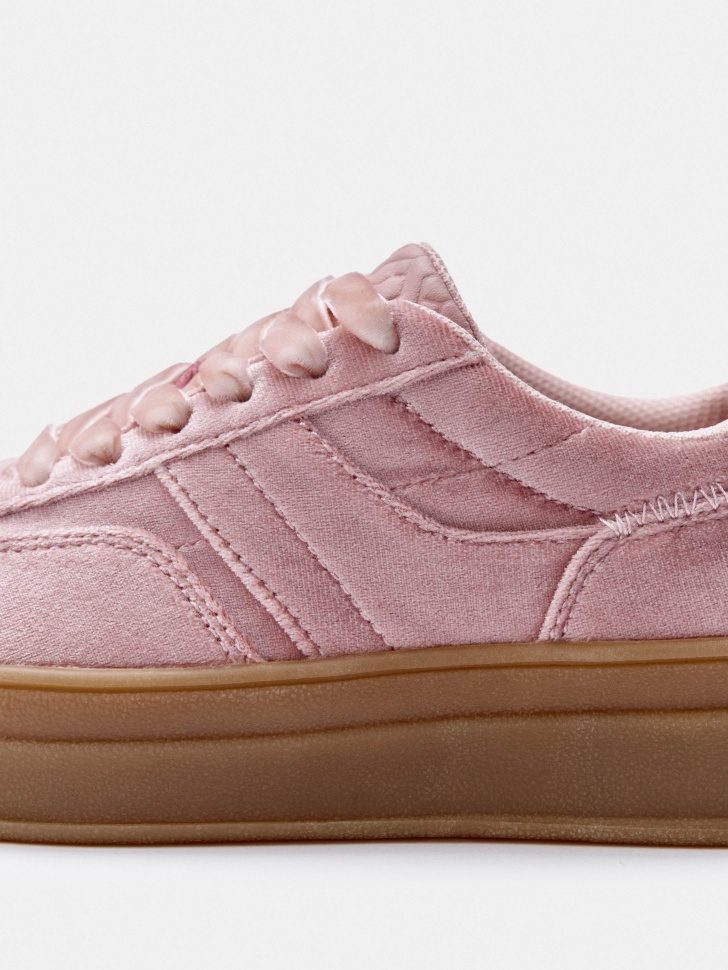 бархатные кеды на платформе для девочек по цене 4599 руб вид справа