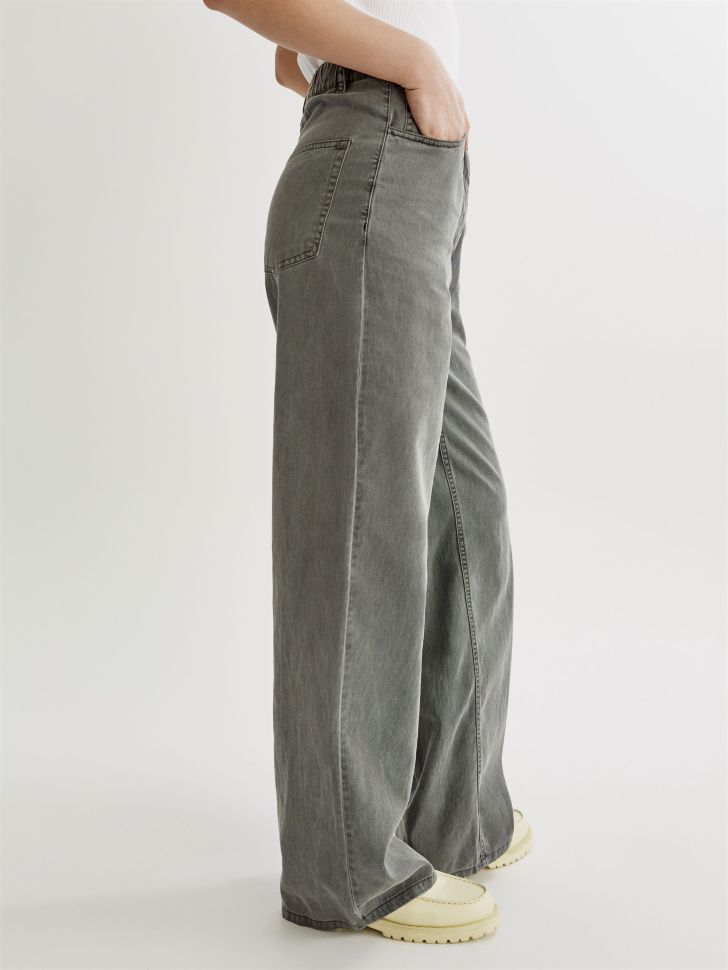 прямые брюки со стиркой из мягкого тенселя и хлопка из россии вид сбоку