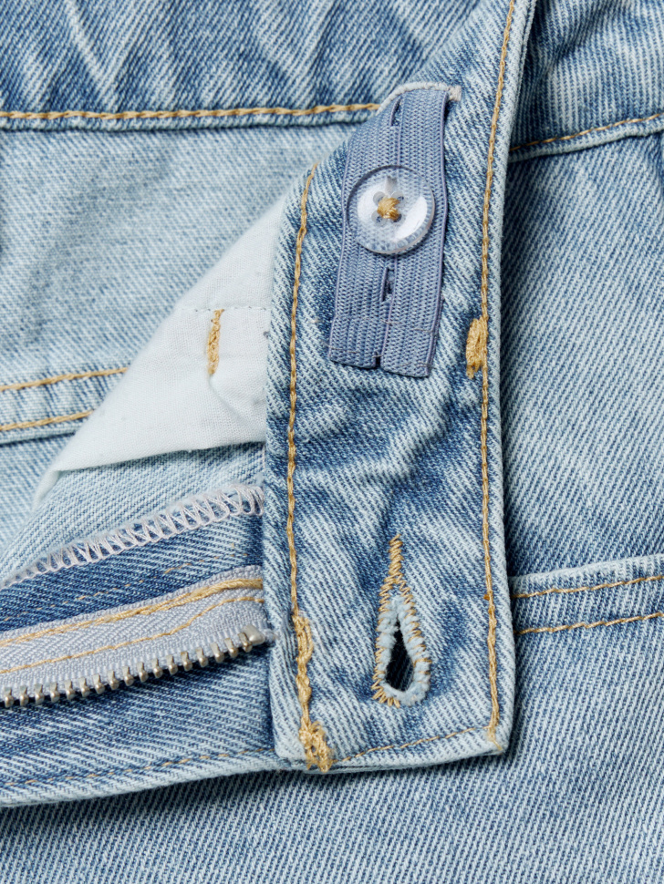 удлиненные джинсовые шорты с декоративными швами для девочек из хлопка спереди