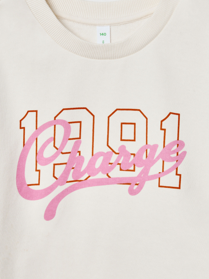 укороченная футболка из футера для девочек из россии вид сбоку