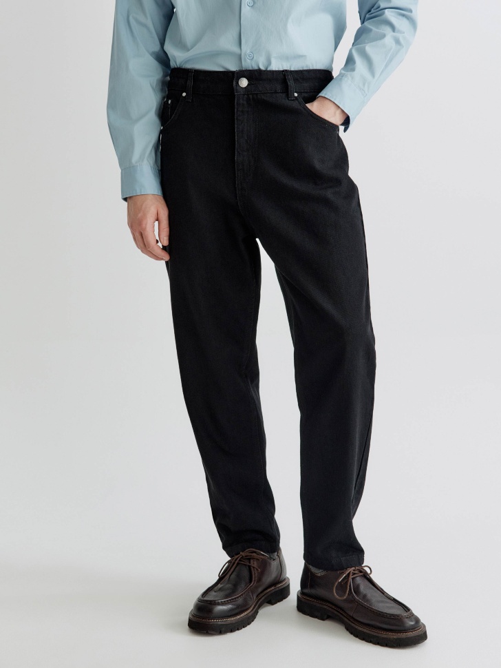 джинсы расслабленного кроя со средней посадкой от бренда sela вид слева