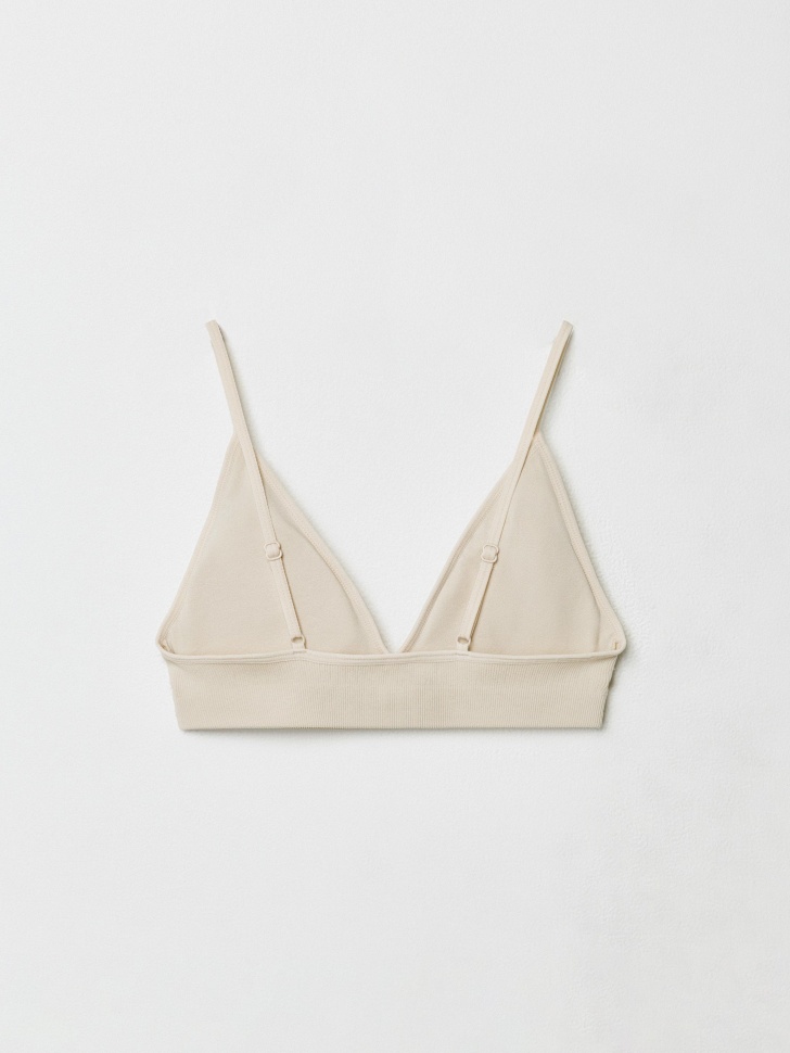 базовый бюстгальтер-топ в рубчик от бренда sela вид слева