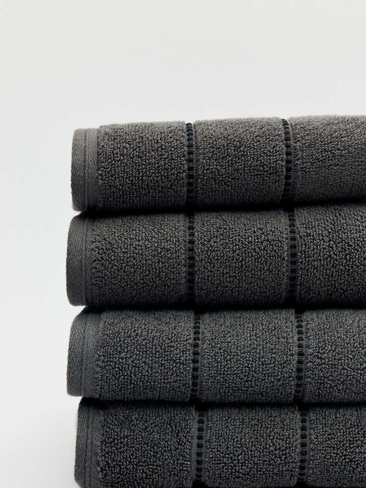 банное полотенце по цене 2599 руб вид справа