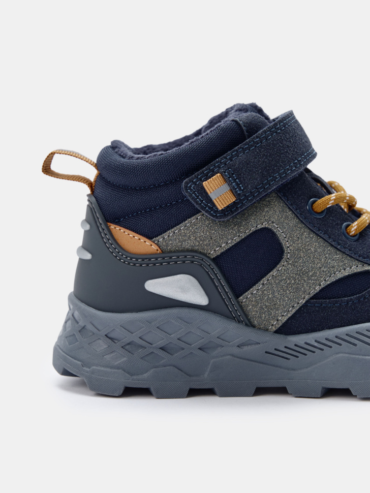 комбинированные ботинки для мальчиков от бренда sela вид слева