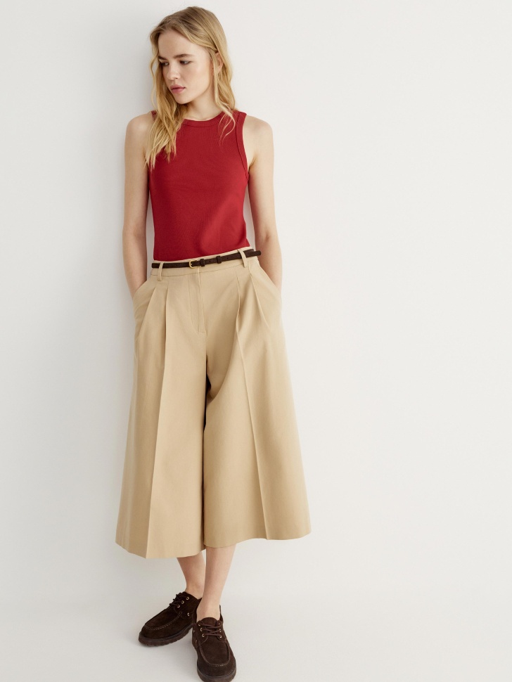 базовый топ в рубчик от бренда sela вид слева