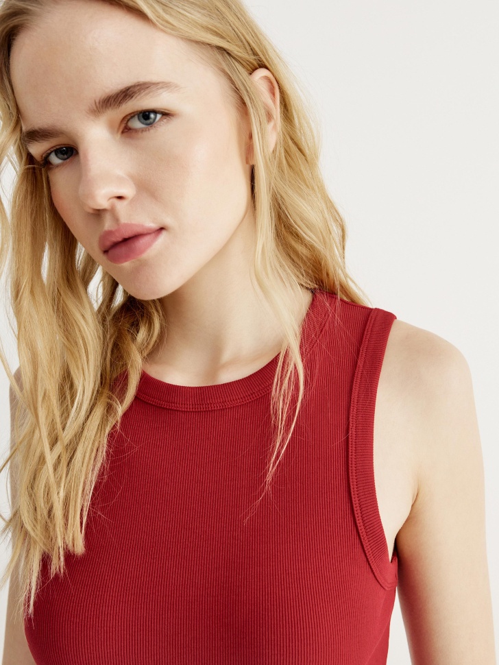 базовый топ в рубчик из россии вид сбоку