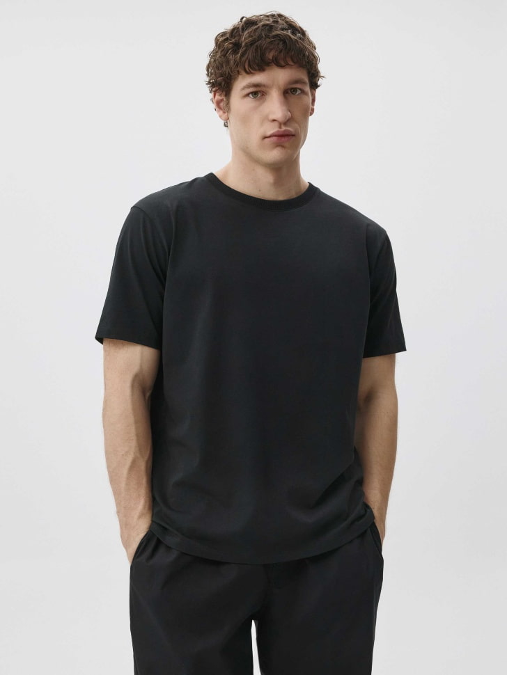 Базовая футболка REGULAR FIT