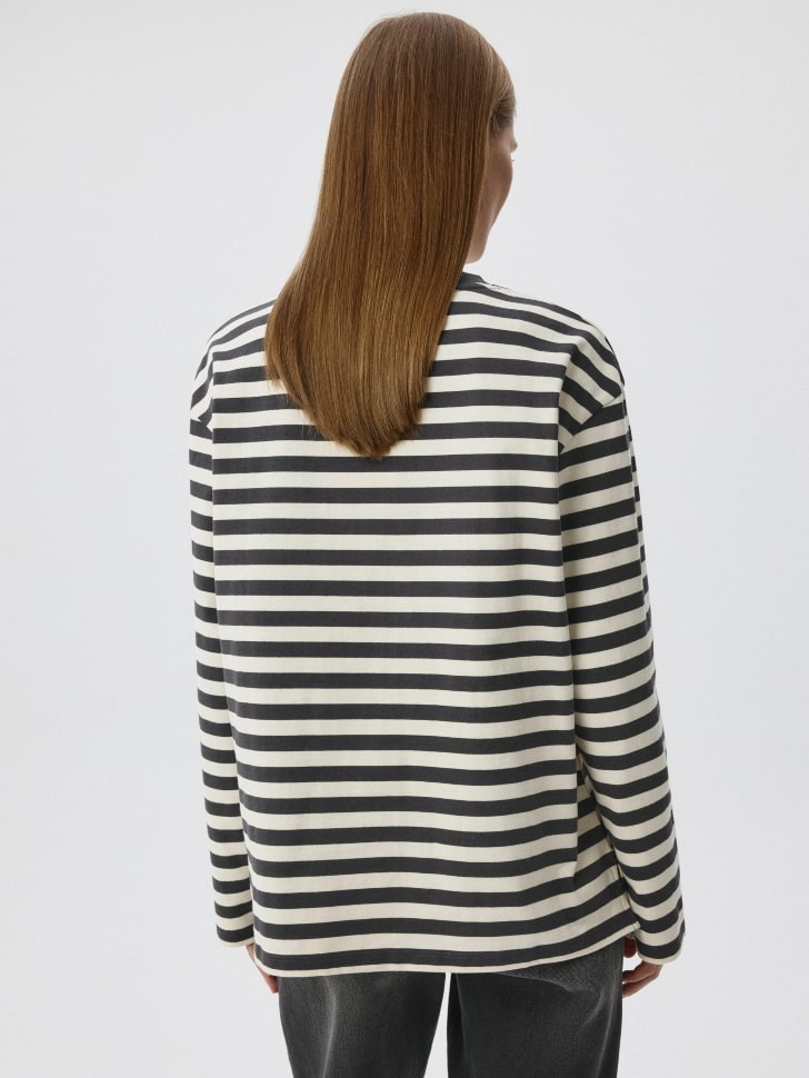 Лонгслив ANNA OVERSIZE FIT с вышивкой. Фото №5