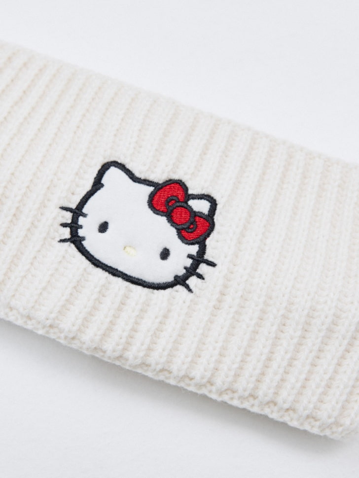 Вязаная повязка на голову с вышивкой Hello Kitty для девочек. Фото №2