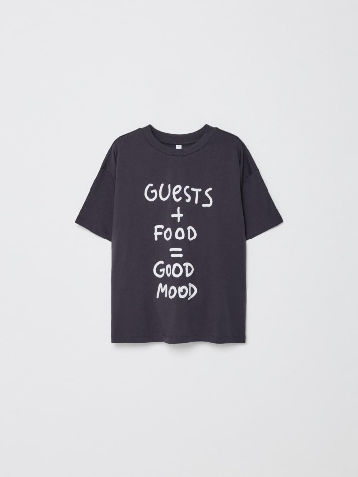 футболка оверсайз с новогодним принтом для мальчиков 4610517082657 с промокодом