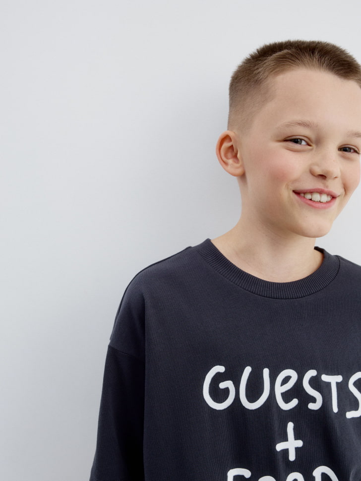 футболка оверсайз с новогодним принтом для мальчиков 4610517082657 в интернет магазине