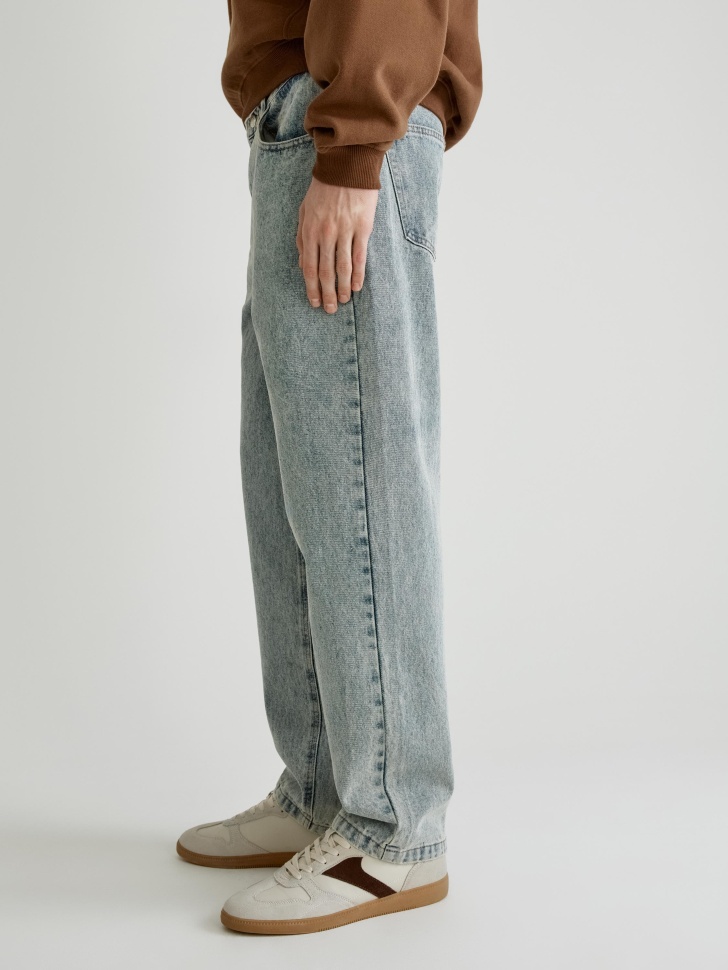 джинсы straight fit со средней посадкой по цене 3999 руб вид справа