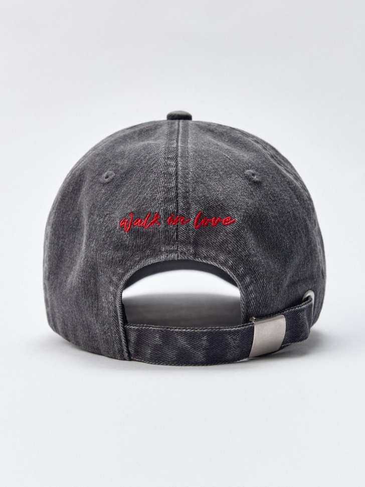 бейсболка с вышивкой по цене 1199 руб вид справа