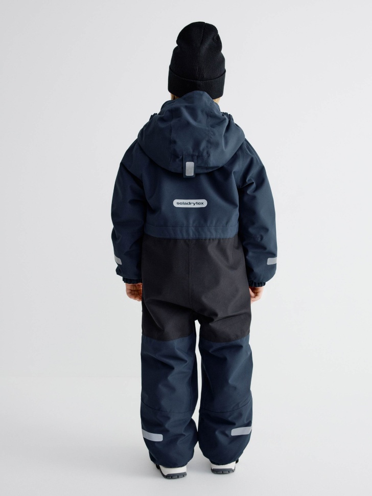 демисезонный комбинезон из технологичной мембранной ткани drytex® для мальчиков от бренда sela вид слева
